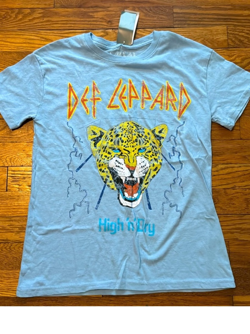 Def Leppard 'High 'n' Dry' Graphic Tee -NWT- Small
